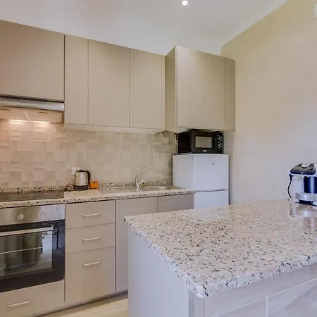 Marina & Casino - 1 Bedroom - Center Apartment *