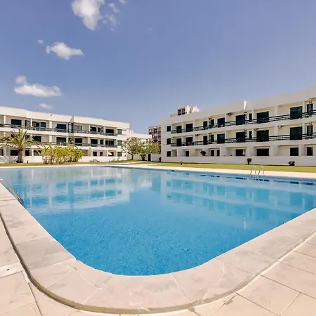 Marina & Casino - 1 Bedroom - Center Apartment